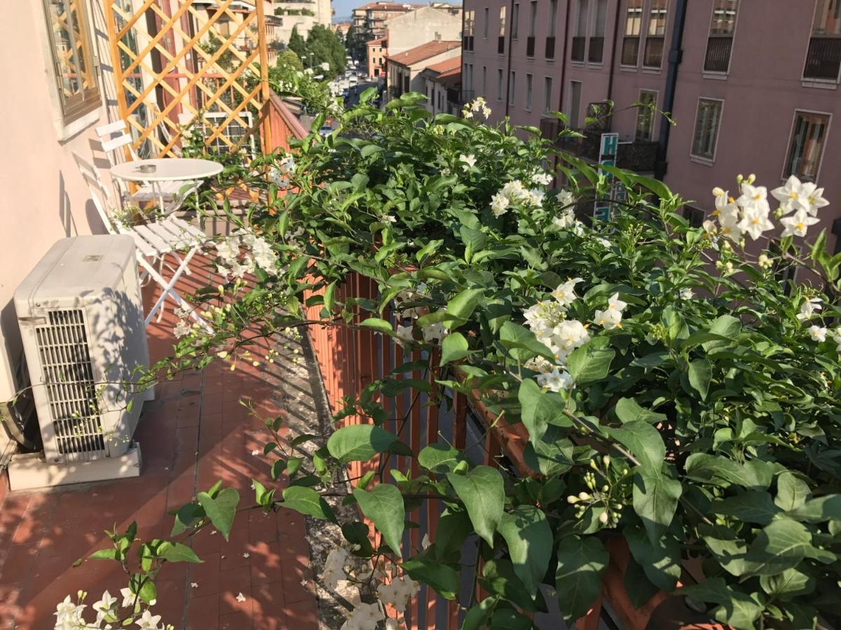 Bed and Breakfast Fleur Blanche Верона Экстерьер фото